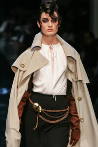 106227239_JeanPaulGaultier2004HauteCouture45.thumb.jpg.c581cef8975ef6a27db5ebd7f17b8cfa.jpg