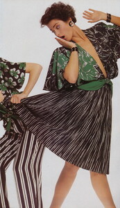 1067352768_bb_ID1_1985_03_BALESTRA_Harpers_Bazaar_Italia_131_CLERICI_TESSUTO.thumb.jpg.7b3e0382886cb74c9734ac32072917e1.jpg