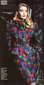 1087486946_bb_Bobby_1992_08_ODICINI_Elgance_Paris_FW92_MichaelDoster_030.thumb.jpg.62ac4847e6b8754e36502f610e92e18d.jpg