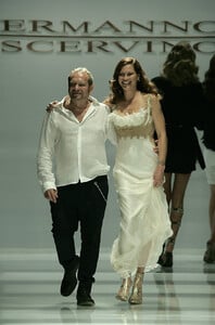 111387377_ErmannoScervino2006WomenRTW87.thumb.jpg.9d79376061a2a3d30d6f249bbf167e27.jpg