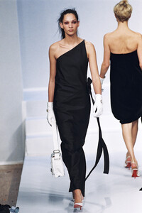 1132566585_Balenciaga1996WomenRTW94.thumb.jpg.5d3228938c3b30f7d3a999ddb13ee6c0.jpg