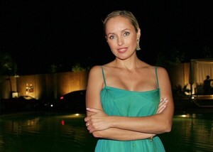 green-dress (3).jpg