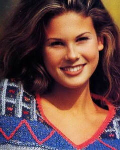 1161876183_1990sVogueKnitting(11).thumb.jpg.1b3d31ef2fd6c413fb7cc1c0cfc55438.jpg