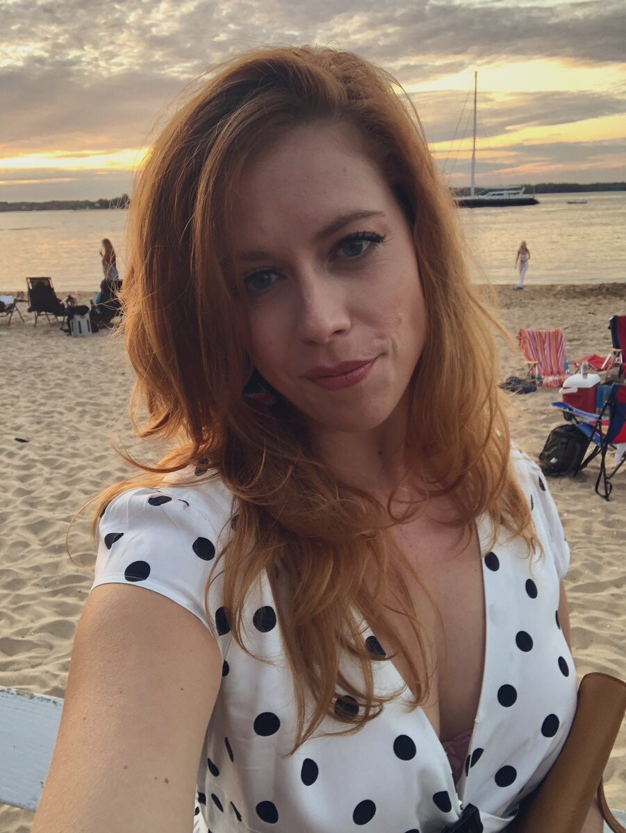 https://www.bellazon.com/main/uploads/monthly_2022_01/1226155866_ChrissieMayr6.jpg.352d93e39a98e20377c563ede6c58095.jpg
