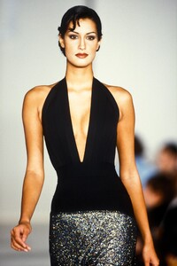 1226835683_HerveLeger1993WomenRTW35.thumb.jpg.177b23c35b2c1e2178b1383f5c975614.jpg
