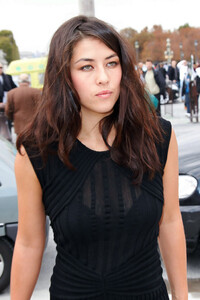 Mylene+Jampanoi+Christian+Dior+show+Tuileries+yQqh_-TPvb8x.jpg
