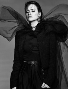 Penelope Cruz @ Luigi & Iango for Vogue Arabia December 2021 01.jpg