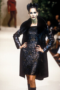 1345404704_PierreBalmain1997HauteCouture8.thumb.jpg.68e45428e0a855a152382fa9135d37d4.jpg