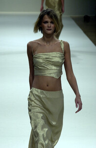 1443201193_Balmain2001WomenRTW125.thumb.jpg.4308faee7980fef120cfe1e7e6d1c2b4.jpg