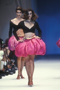 1451819481_GianfrancoFerre1991WomenRTW262.thumb.jpg.145c7444462d586d3750ef897d064b33.jpg