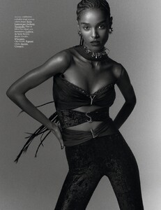 Vogue Paris No. 1024 - Février 2022-page-005.jpg
