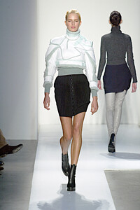 1503869563_Balenciaga2003WomenRTW32.thumb.jpg.85ce9fbad459c081774bd7a4b0eb5850.jpg