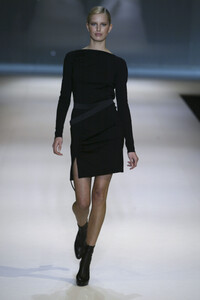 1580081556_PacoRabanne2003WomenRTW69.thumb.jpg.a3d7b63a66d83b19d13074f13c377539.jpg