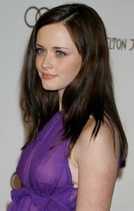 Alexis Bledel photo-002.jpg