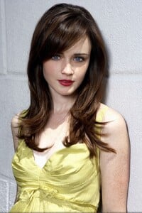 Alexis Bledel photo.jpg