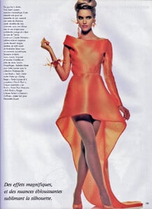 1685901545_bb_ID_1991_03_Lanvin_HC_LOfficiel_010.thumb.jpg.42416031345648f665e60c2850733895.jpg