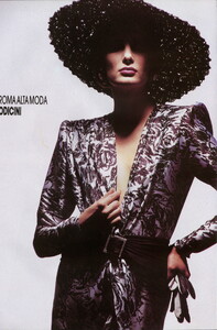 174750251_bb_Meredith_1985_03_SETOSAMENTE_SEXY_ODICINI_Harpers_Bazaar_Italia_FrankSchramm_050_SISAN.thumb.jpg.85c2818b21fa60a93d90cb15f9ab48bc.jpg
