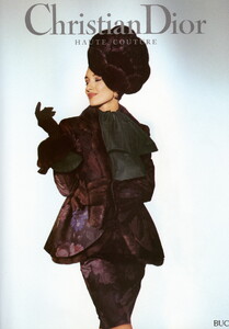 1859081967_bb_ID_1992_09_Dior_HC_FW92_LOfficiel_030_FG.thumb.jpg.18265eb1a9aedbb0f21525990547b5e4.jpg