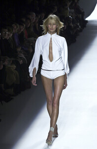 1866472649_Lanvin2001WomenRTW16.thumb.jpg.51deda057ec2a1d580f948b4018dccfc.jpg