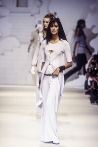 1903322329_KarlLagerfeld1993WomenRTW29.thumb.jpg.5e8bd295bc1712da5157d01bf014c8a3.jpg