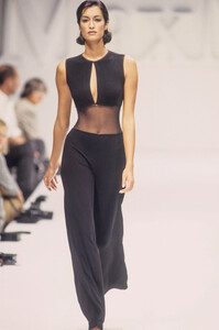 1917759032_MaxMara1995WomenRTW57.thumb.jpg.865c3dd6ee1976913747bc96e4d6b1fe.jpg