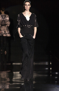 1923937529_TemperleyLondon2004WomenRTW11.thumb.jpg.5a89a41cf3ff1fad5305e0bb1d48920e.jpg