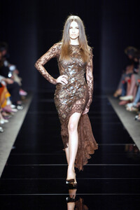 1923949513_ElieSaab2002HauteCouture1.thumb.jpg.096c759b9194d0043ef60a70ae0440d4.jpg