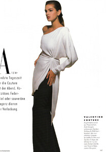 20019_vogGER_nov87_couture_8_122_200lo.thumb.jpg.d9cb3336dce3eb4e1a960277aca359ba.jpg