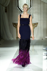 2077747135_Givenchy2001HauteCouture15.thumb.jpg.a9ec133c816ae26399993aa17f3d31df.jpg