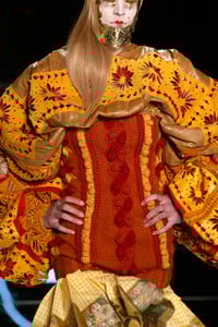 208085550_ChristianDior2002HauteCouture14.thumb.jpg.b7caac4662f4a7496ba47356504849b7.jpg