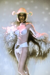 261349721_ThierryMugler1991WomenRTW89.thumb.jpg.0ab04e84dba1b3c13cd3d66ba7769b09.jpg