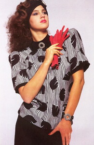 268610255_bb_ID1_1985_03_BALESTRA_Harpers_Bazaar_Italia_290_MARIO_CAPRA.thumb.jpg.3a97a3f9dfd19bb0798edc5622a075a2.jpg