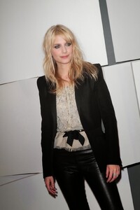 Melanie Laurent4.jpg