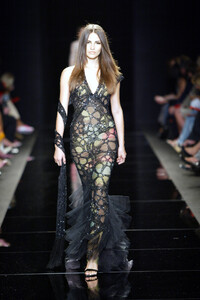 358884369_ElieSaab2002HauteCouture61.thumb.jpg.2f2fa89b2f1804997ca066e98d3a9338.jpg