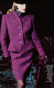 36499903_bb_Bobby_1992_08_ODICINI_Elgance_Paris_FW92_MichaelDoster_010.thumb.jpg.1c4fc8b8ad35dbe61dd2af503993e6a5.jpg