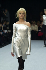 396396661_AlbertaFerretti2001WomenRTW74.thumb.jpg.6417e3643b24e06b2d6cead4cc5d118a.jpg