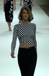 426521679_Balmain2001WomenRTW37.thumb.jpg.31c79b578587b5ed67202075394e1b4e.jpg