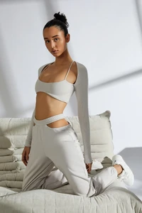 5077_5057_1_quality-time-first-take-grey-sleeved-bralet-cut-out-joggers.webp