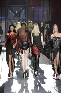 538673132_Dsquared22010WomenRTW151.thumb.jpg.c2cb025e760c70db81e6efcfb5db57a6.jpg