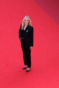 Melanie+Laurent+Benedetta+Red+Carpet+74th+kZeICgk_Bg-x.jpg