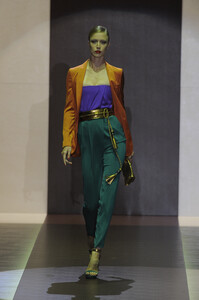 618127319_Gucci2011WomenRTW2.thumb.jpg.f0cc0b0724c81a6196bc34f42927521a.jpg