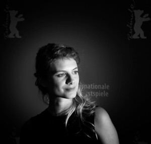 Melanie+Laurent+Entertainment+Pictures+Week+yQSa30cqFG0x.jpg