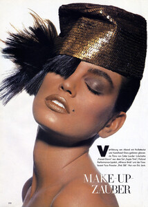 67008_VogGerDec87pg200IrvingPenn_Make-Up-Zauber_123_7lo.thumb.jpg.522413ec28f38aa4417ead221b80ee4f.jpg