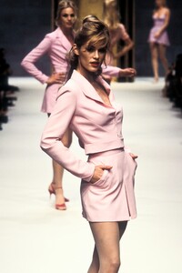 719578276_HerveLeger1996WomenRTW147.thumb.jpg.c8a08983736ea089298b8b9fe4f81f0a.jpg