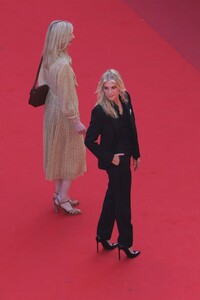 Melanie+Laurent+Benedetta+Red+Carpet+74th+UFgNRrz-6Nrx.jpg