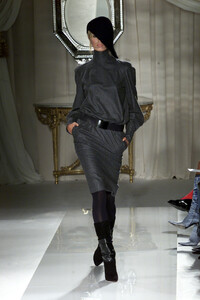 778495701_Givenchy2001HauteCouture56.thumb.jpg.5c72c62fc171537d2528cb3dfb20d4cc.jpg