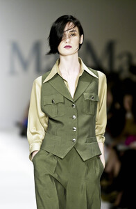 786198419_MaxMara2001WomenRTW7.thumb.jpg.169667adbffe9db62111367ec0f48988.jpg