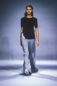 798245309_DirkBikkembergs1999WomenRTW20.thumb.jpg.e71bfcc7df344630899fb773b881ab81.jpg