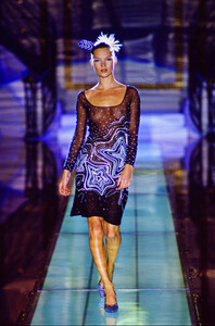 823312725_atelier-versace-ss-96-1(2).thumb.jpg.af14fc9b82cc5da11ba2494107d3fab2.jpg