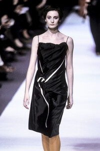 846590610_MartineSitbon1999WomenRTW105.thumb.jpg.a46702b2b03269660559468f274566ed.jpg